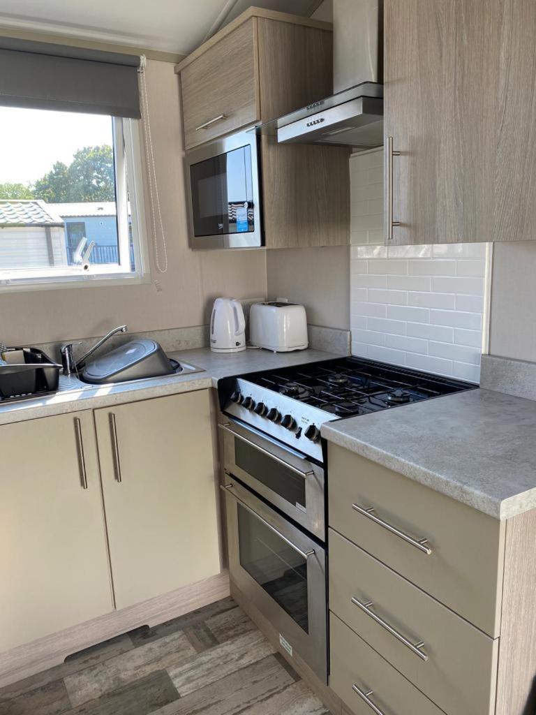 Luxury Holiday Home Sleeps 6 Pet Friendly 세인트오스틀 외부 사진